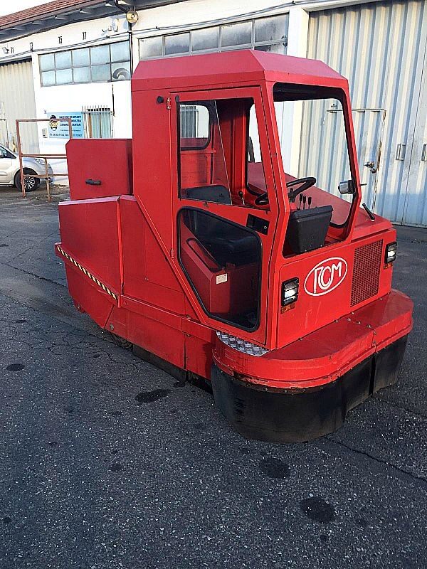 Spazzatrice_stradale_RCM_R_1200_DL_attrezzatura_officina_meccanica