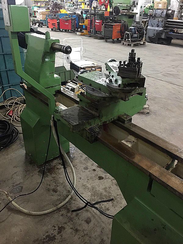 Tornio_parallelo_per_legno_Lar_1200_x_400_attrezzatura_officina_meccanica
