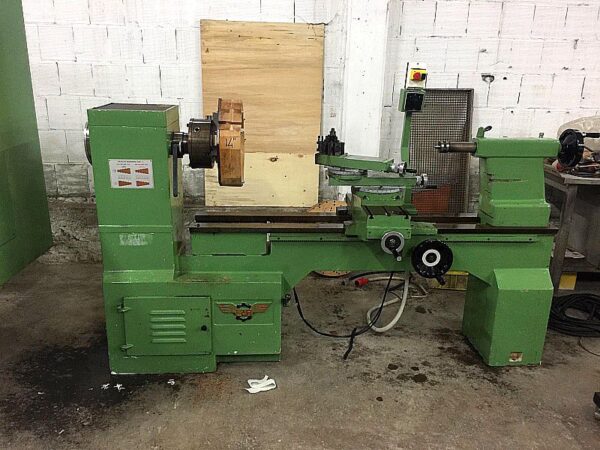 Tornio_parallelo_per_legno_Lar_1200_x_400_attrezzatura_officina_meccanica