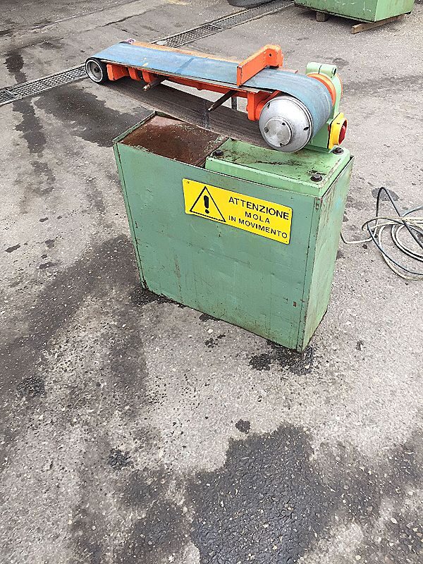 Carteggiatrice_400x120_senza_nome_e_protezioni_attrezzatura_officina_meccanica