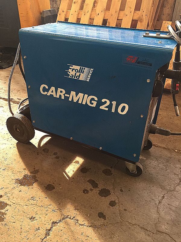 Saldatrice_a_filo_con_Carrello_interno_Car-mig 210