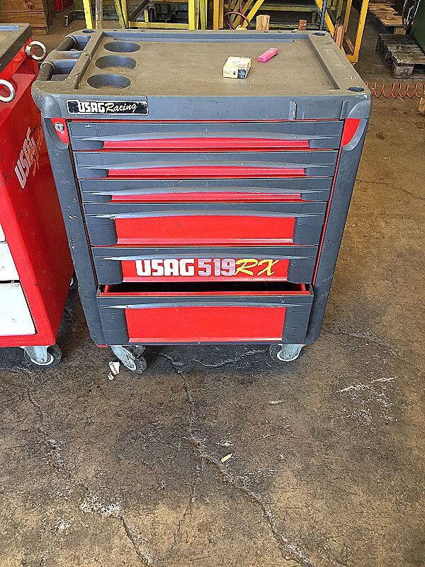 Carrello_Usag_519_RX_pieno_di_attrezzatura