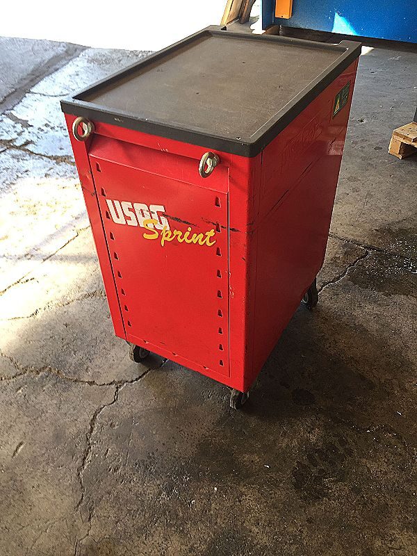 Carrello_usag_518_SX_pieno_di_chiavi