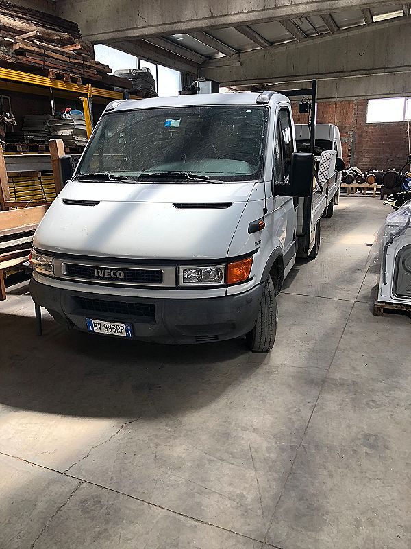 Furgone_cassonato_Iveco_35-c-13