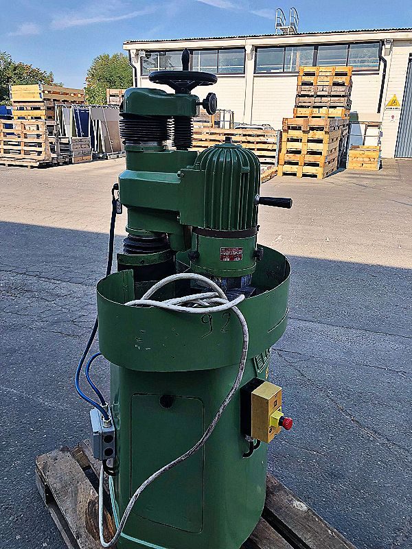 Lapidello_Electa_300_con_piano_magnetico