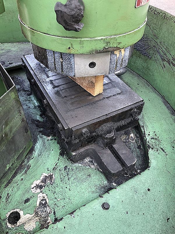 Lapidello_Electa_300_con_piano_magnetico