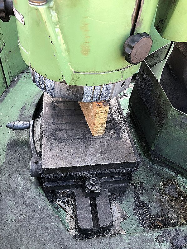 Lapidello_Electa_300_con_piano_magnetico
