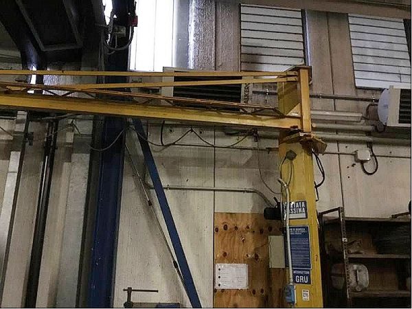 Bandiera_e_paranco_Demag_da_500_kg