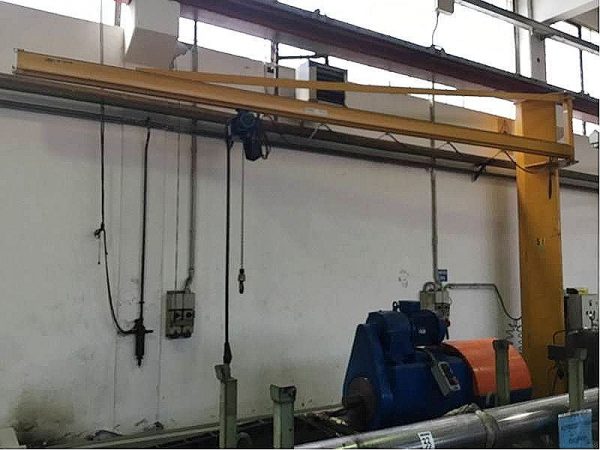 Paranco_a_bandiera_Demag_500_kg