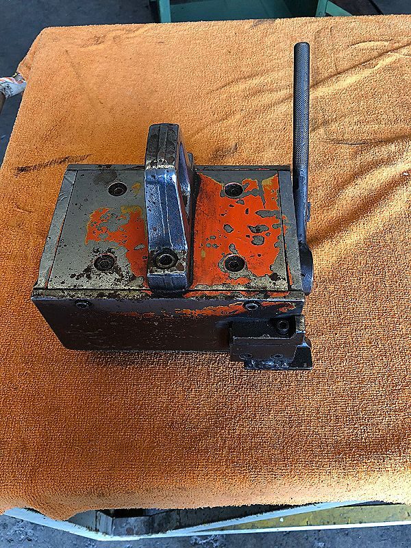Magnete_per_sollevamento_portata_kg_250