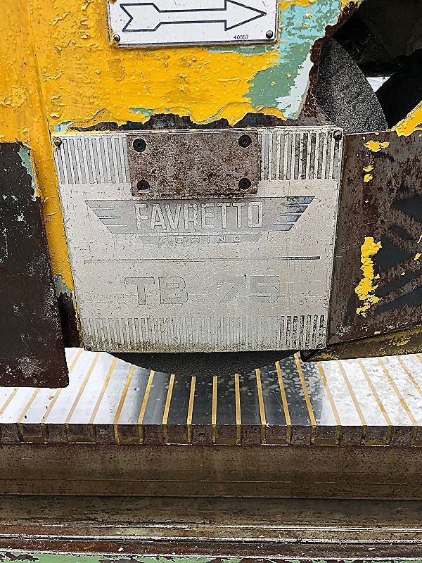 Rettifica_Favretto_TB_75_con_piano_magnetico