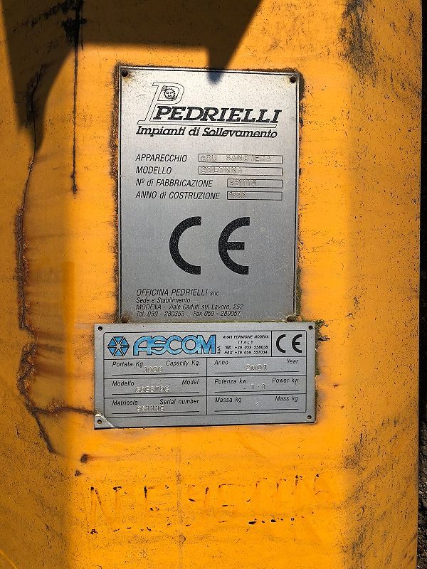 Gru_a_bandiera_da_1000_kg_pedrielli