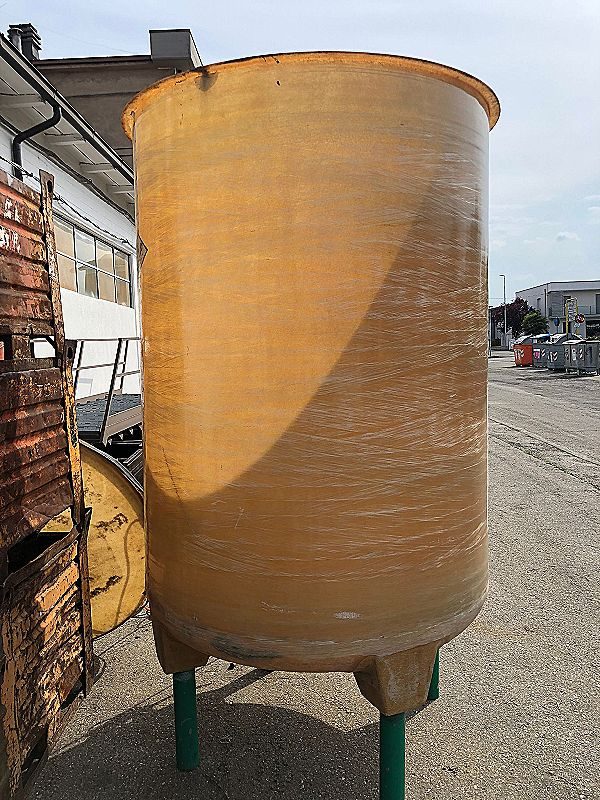 Botte_da_vino_in_vetroresina