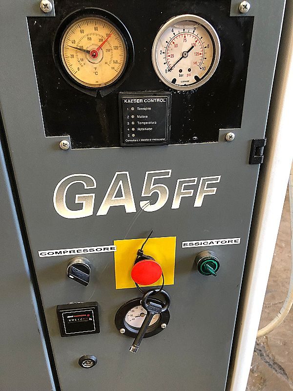 Compresore_atlas_copco_GA_5_FF_con_essicatore