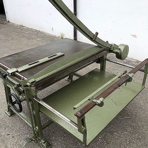 Taglierina_manuale_per_carta