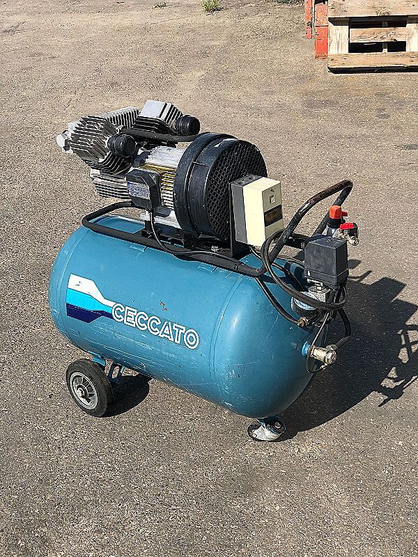 Compressore_a_pistoni_con_doppia_testa_Ceccato