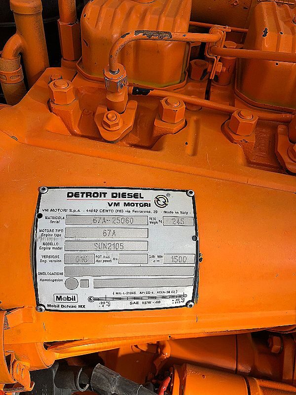 Gruppo_elettrogeno_Detroit_22_KWA_su_basamento