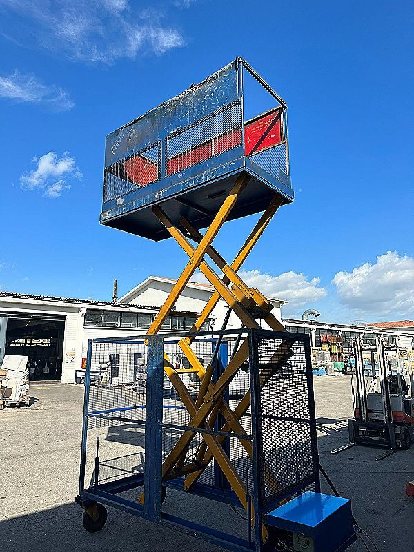 Piattaforma_a_forbice_elettrica