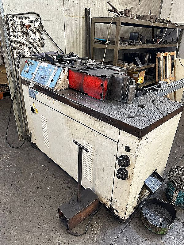 Piegatrice_Apollo_P_620_con_accessori_e_con_avanzamento_in_automatico