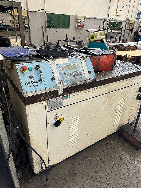 Piegatrice_Apollo_P_620_con_accessori_e_con_avanzamento_in_automatico