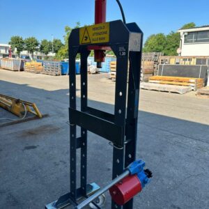 Pressa_da_20_ton_manuale