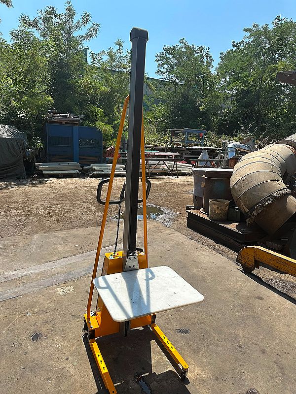 Sollevatore_Ferplast_portata_100_kg_alzata_180_cm