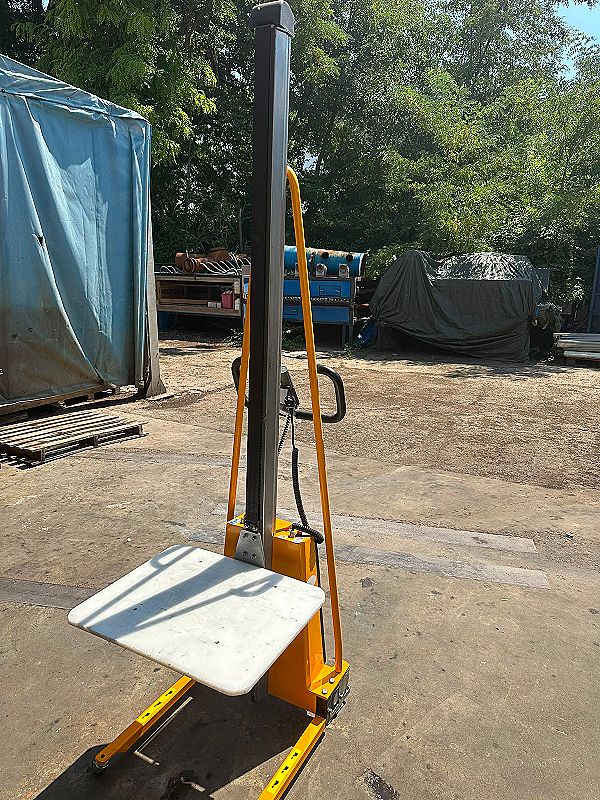 Sollevatore_Ferplast_portata_100_kg_alzata_180_cm