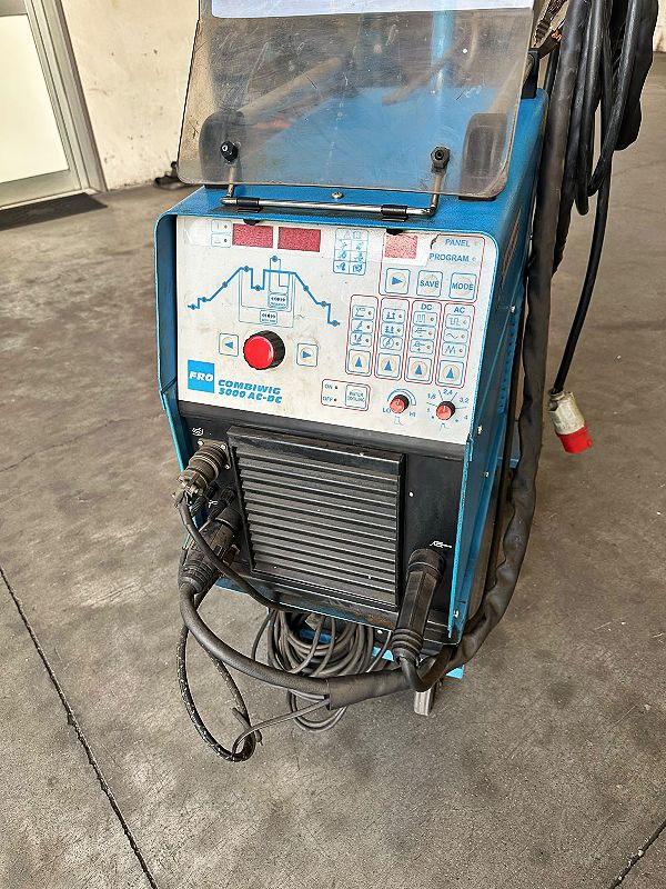 Saldatrice_a_Tig_Fro_Combiwig_3000_AC_DC